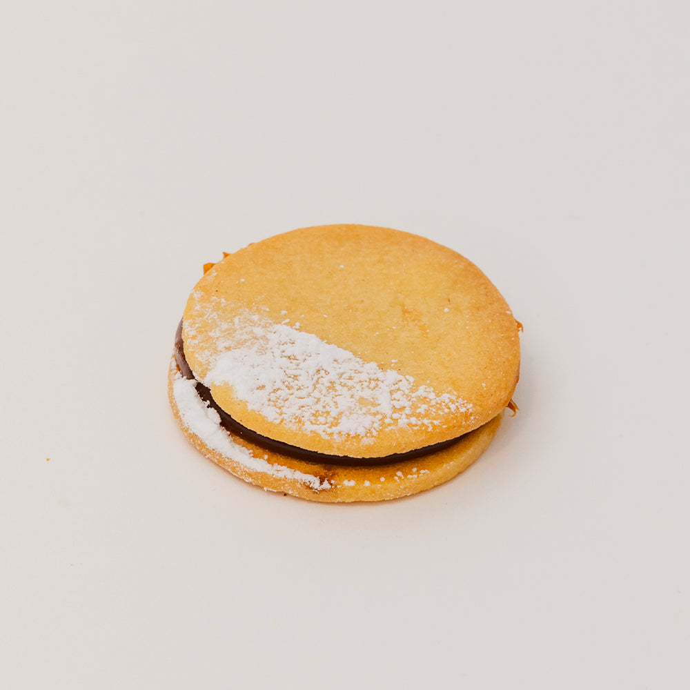 alfajor dulce de leche Belén Bakery & Café