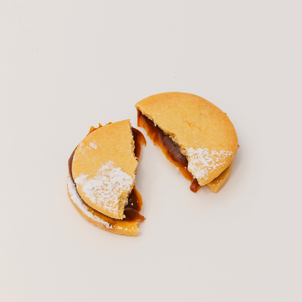 alfajor dulce de leche Belén Bakery & Café