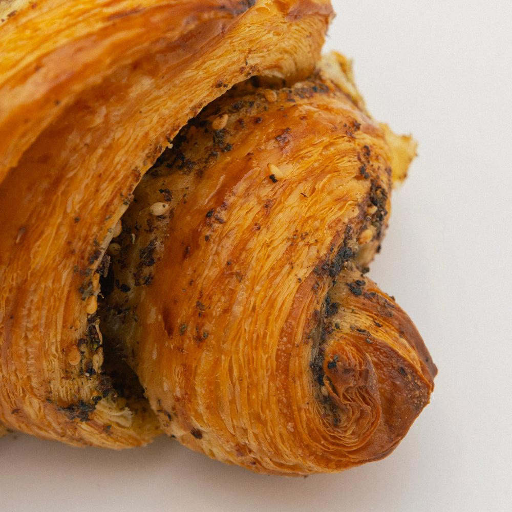 Croissant zaatar Belén Bakery & Café