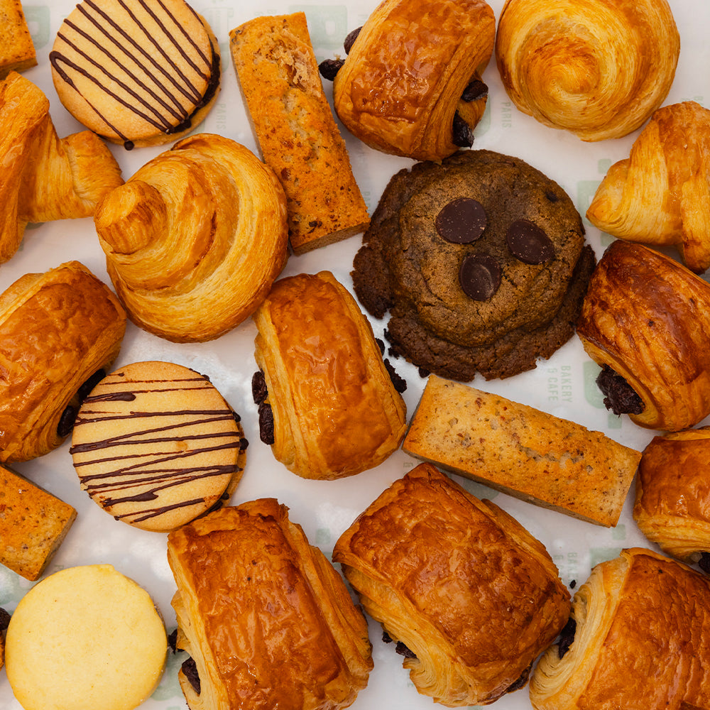 Plateau mini-viennoiseries & petits gâteaux de voyage Belén Bakery & Café